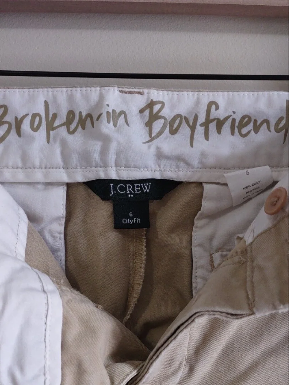 J.Crew Broken-In Boyfriend Khaki Chino Pants Tan Beige Size 6. Excellent Cond